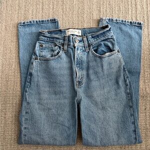 Abercrombie & Fitch Curve Love 90’s Straight Ultra High Rise
